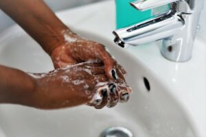 Image of washing hands for Learn Q Food Safety Proper Handwashing Basics blog