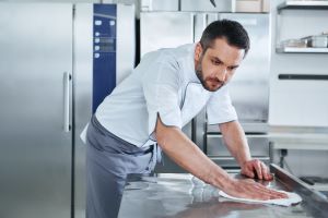 Image-of-Worker-Cleaning-Surface-for-Learn-Q-The-Importance-of-Food-Safety-Training-in-the-UK-blog