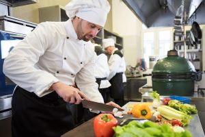 Image of Chef Preparing Vegetables for Learn Q Level 2 Food Hygiene and Safety for Catering blog