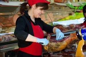 Image of Female Supermarket Deli Worker for Learn Q Level 2 Food Hygiene and Safety for Manufacturing blog