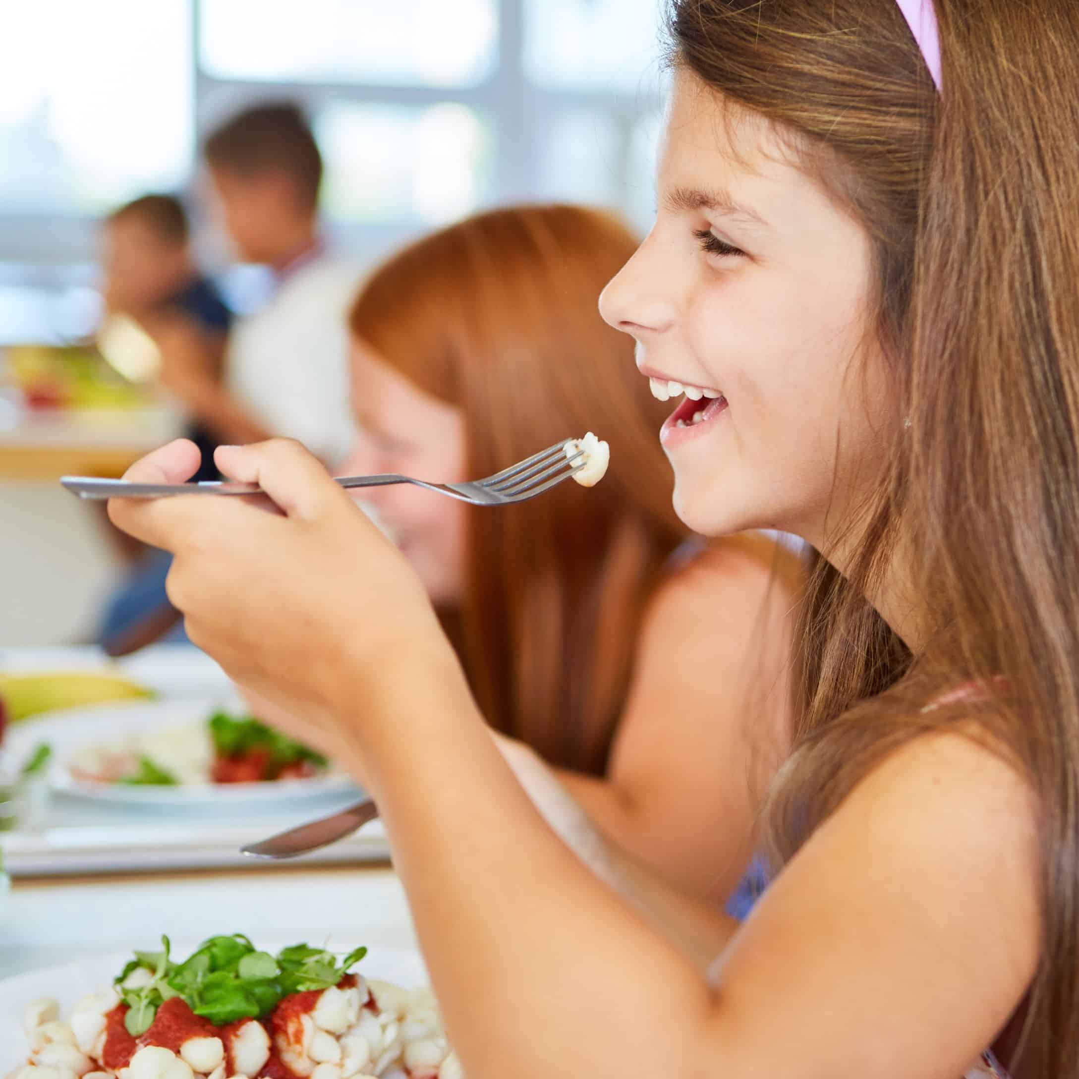 Image of Students Eating a Healthy Meal for Learn Q Level 2 Food Hygiene and Safety for Schools blog